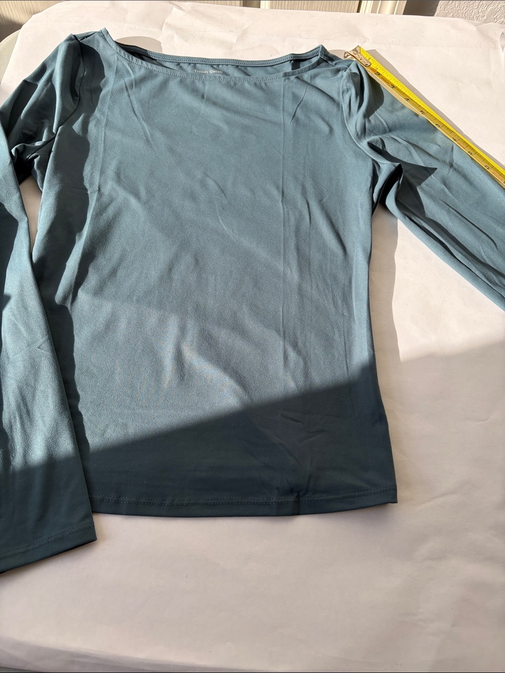 Trendy Queen Long-Sleeve Crewneck Shirt in Dusty Blue Small